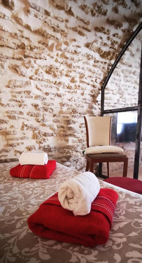 Chambre D Hote De Charme Avec Plein D Authenticite Du 13 Eme Siecle 教皇新堡 外观 照片